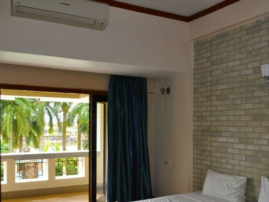 Фото Hotel Landmarcplaza