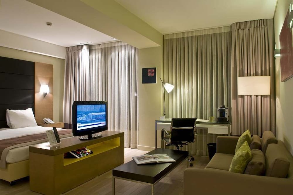 Фото B-aparthotel Grand Place