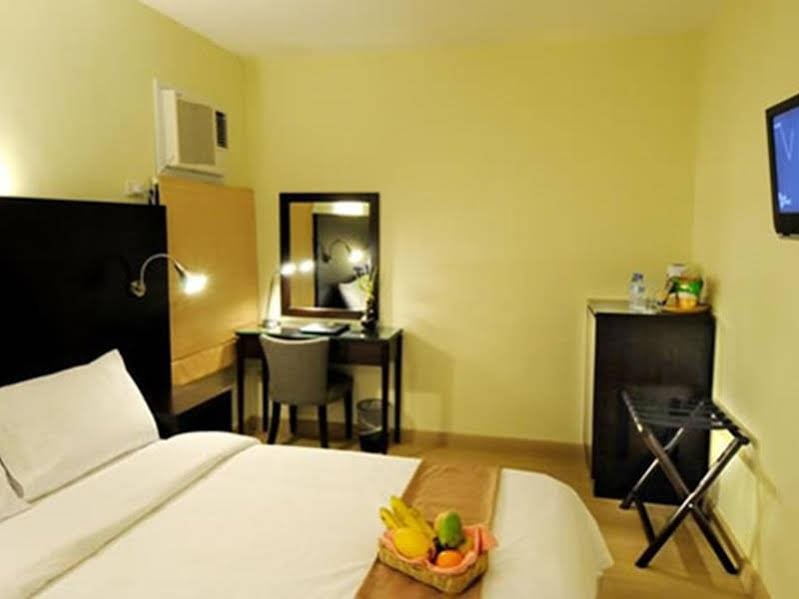 Фото Pearl Lane Hotel