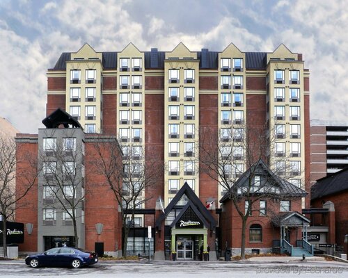 Внешний вид отеля Holiday Inn Ottawa Dwtn - Parliament Hill, an Ihg Hotel в Оттаве, фото 5