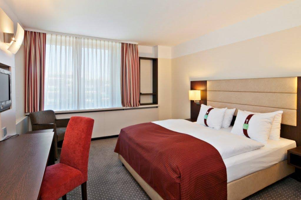 Фото Leonardo Hotel Munich Arabellapark