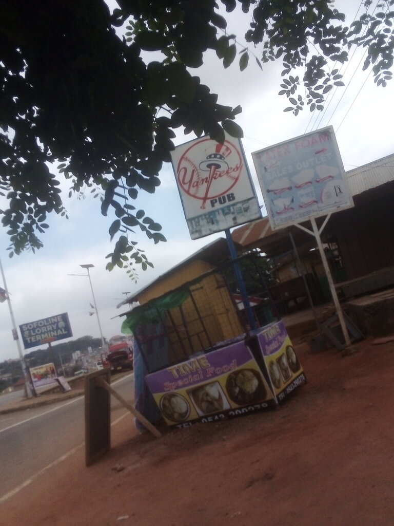 Bar, pub Yankees Pub, Kumasi, photo