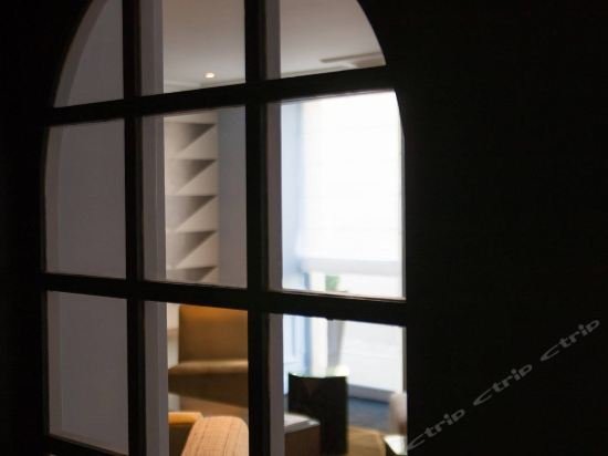 Фото Hôtel Le Royal