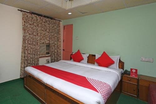 Фото Oyo 16897 Hotel Shubham Continental