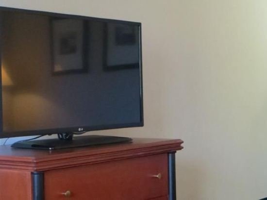 Фото Toronto Don Valley Hotel and Suites