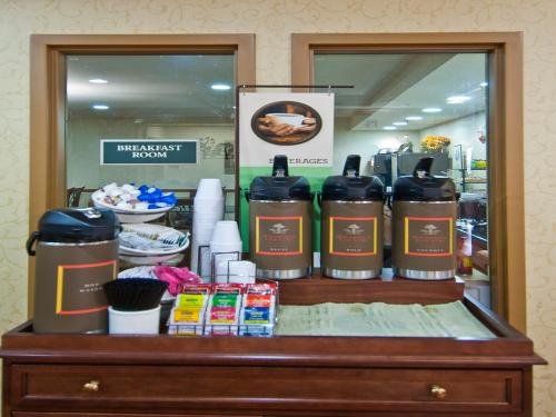 Фото Country Inn & Suites by Radisson, Oklahoma City at Northwest Expressway, Ok