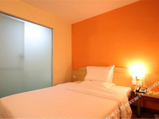 Фото 7 Days Inn Changsha Railway Station Square