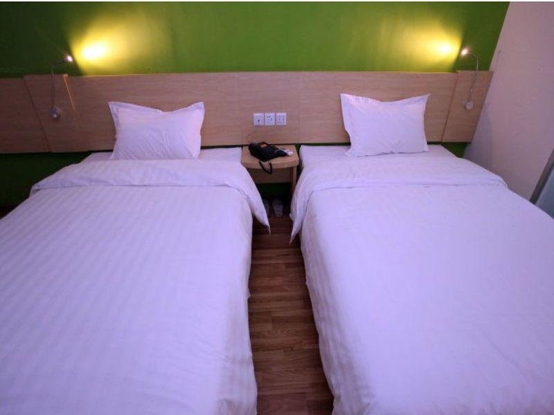 Фото 7 Days Inn Chengdu Shuangliu International Airport Languang Airport International City Branch