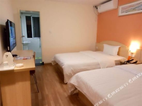 Фото 7 Days Inn Zhuzhou The Central Plaza Branch