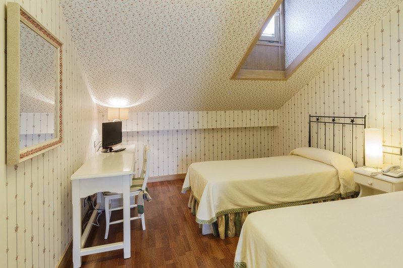 Фото Hotel Azofra