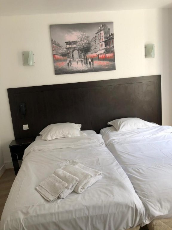 Фото Hôtel de Bordeaux