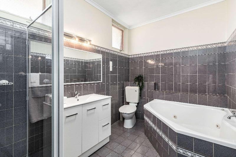 Фото Comfort Inn Glenelg