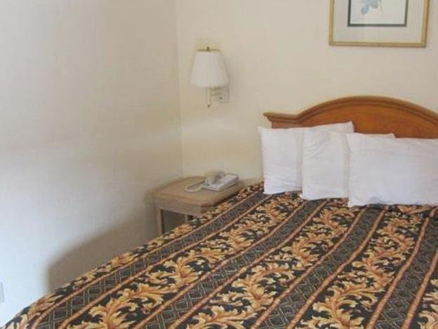 Фото Anaheim Discovery Inn & Suites