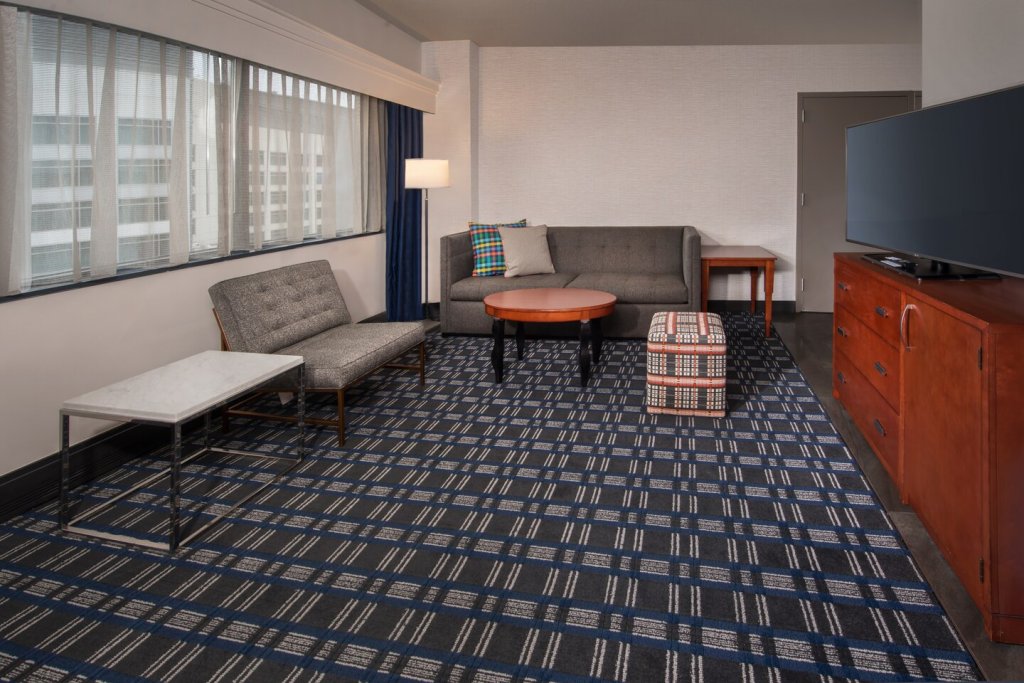 Фото Courtyard by Marriott Arlington Crystal City/Reagan National