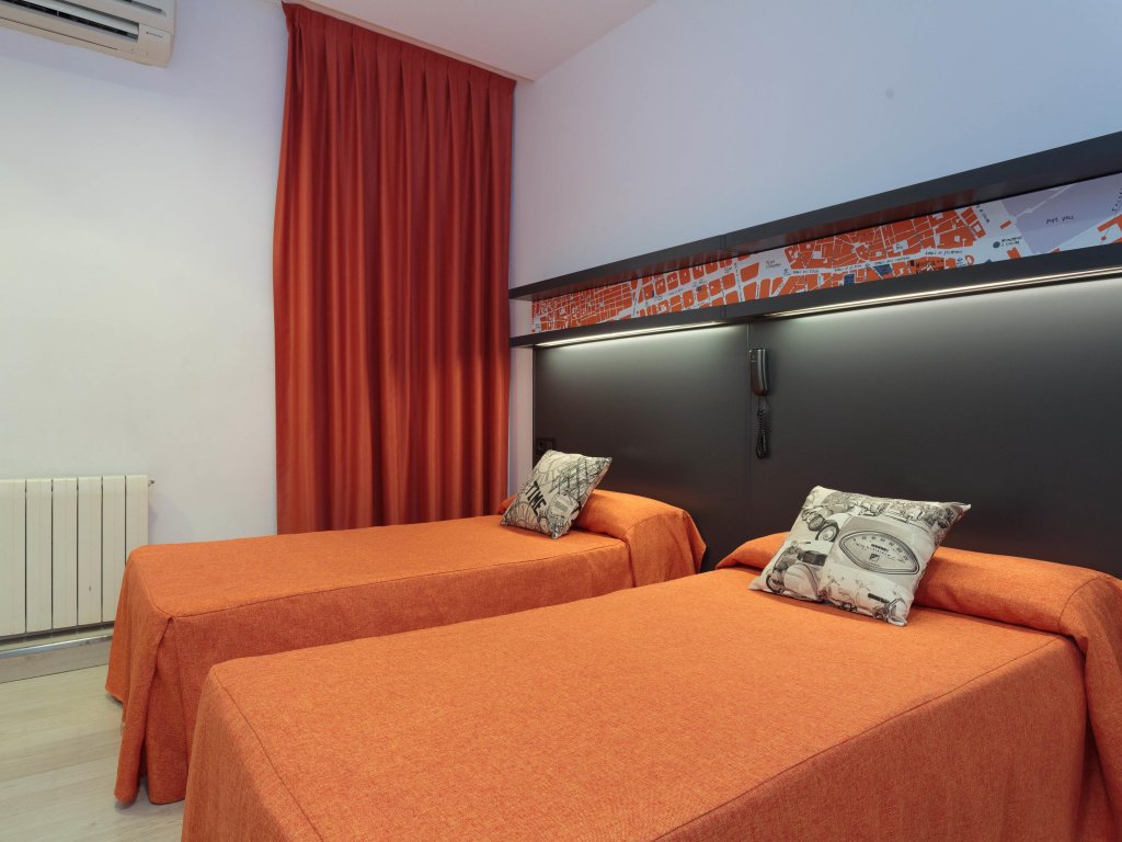 Фото Hostal Benidorm