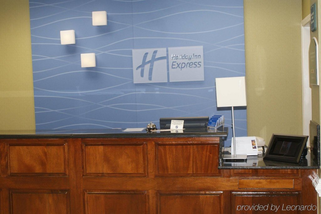 Фото Quality Inn Fayetteville near Historic Downtown Square