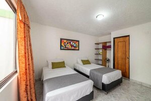 Гостиница Hostal Porton Del Estadio