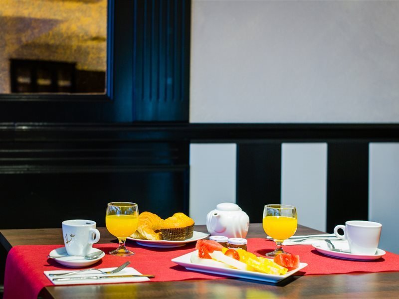 Фото Sallés Hotel Ciutat del Prat Barcelona Airport