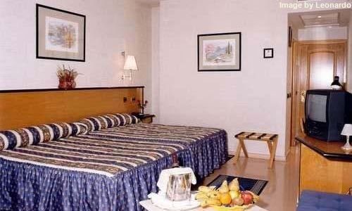 Фото Urban Hotels N Avenida de Espana