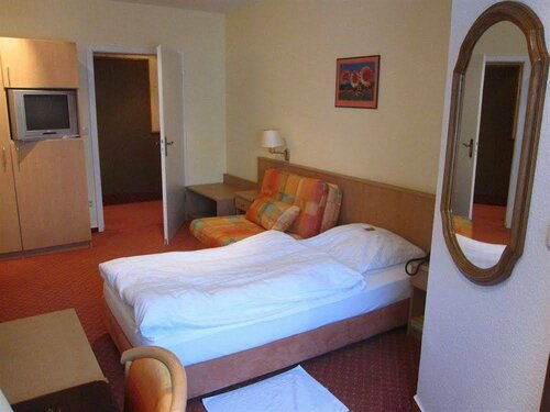 Гостиница Hotel Mariaweiler Hof в Дюрене