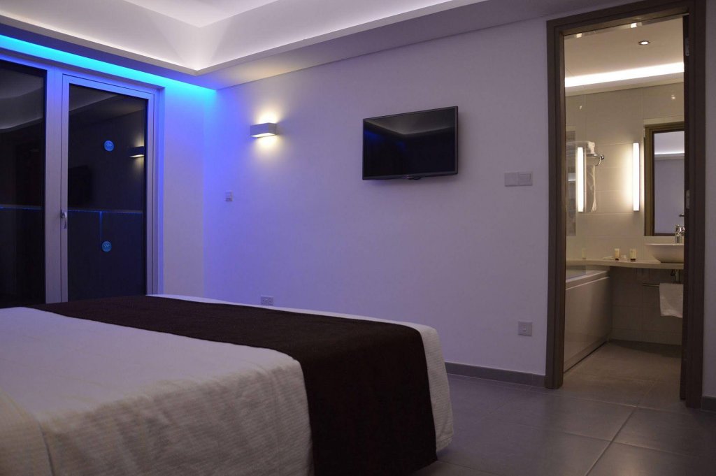 Фото Vassos Nissi Plage Hotel & SPA