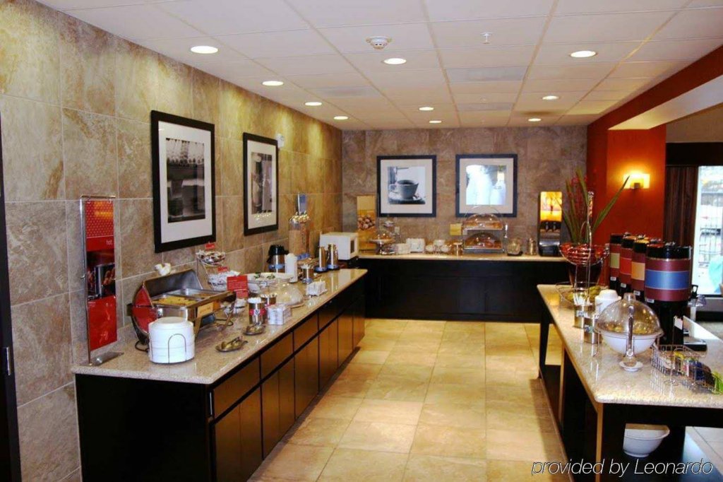 Фото Hampton Inn & Suites Roseville