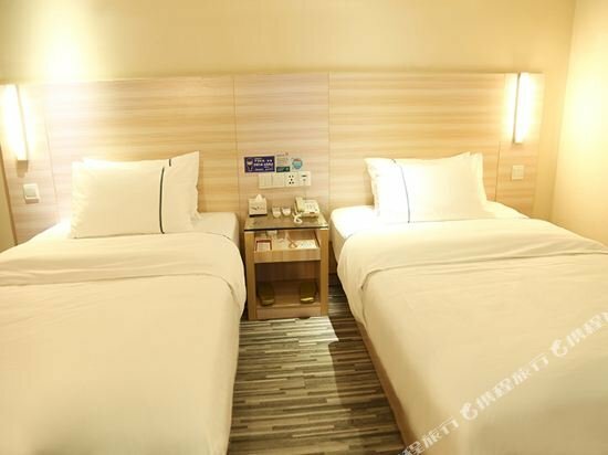 Hotel City Comfort Inn Huaihua Railwaya Square, Huaihua, photo