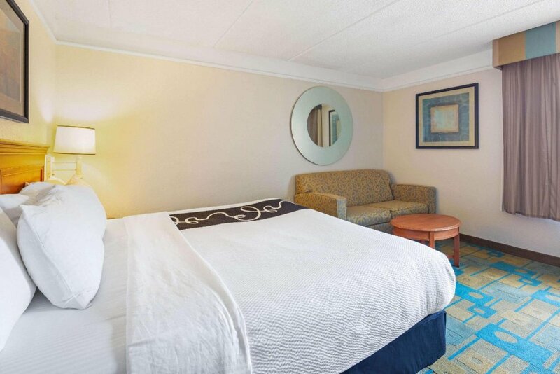 Гостиница La Quinta Inn & Suites by Wyndham Ft. Lauderdale Plantation в Плантейшене