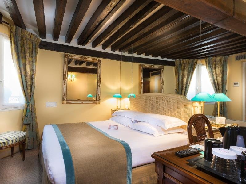 Фото Dauphine Saint Germain