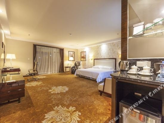 Фото Country Garden Phoenix Hotel Yunfu