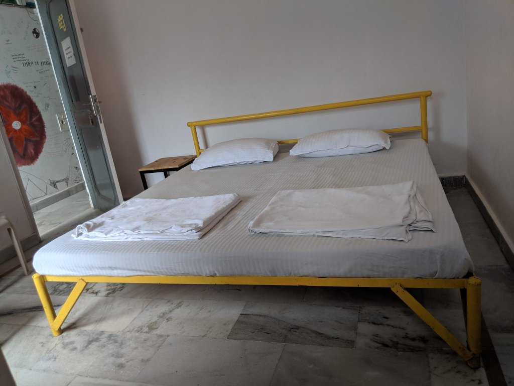 Фото Hotel Ishan A Riverside Retreat
