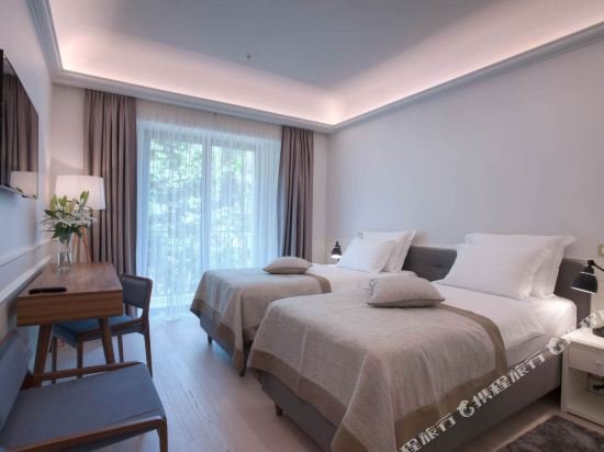 Фото Hotel Majestic