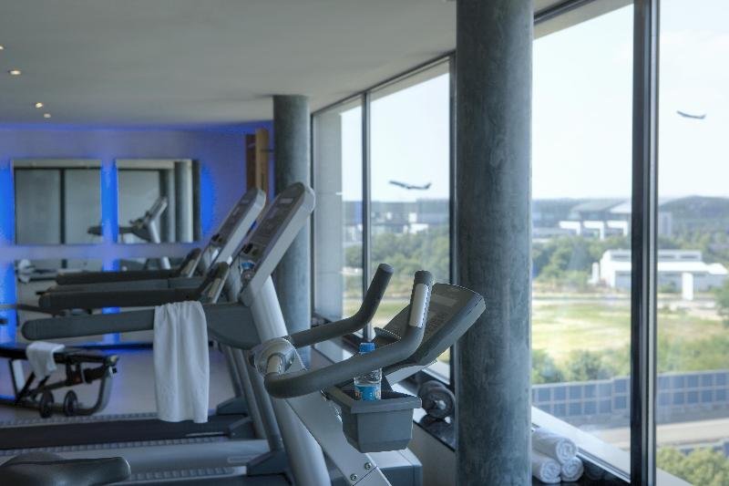 Фото Steigenberger Airport Hotel Berlin