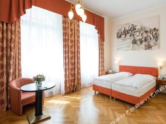 Фото Hotel Johann Strauss