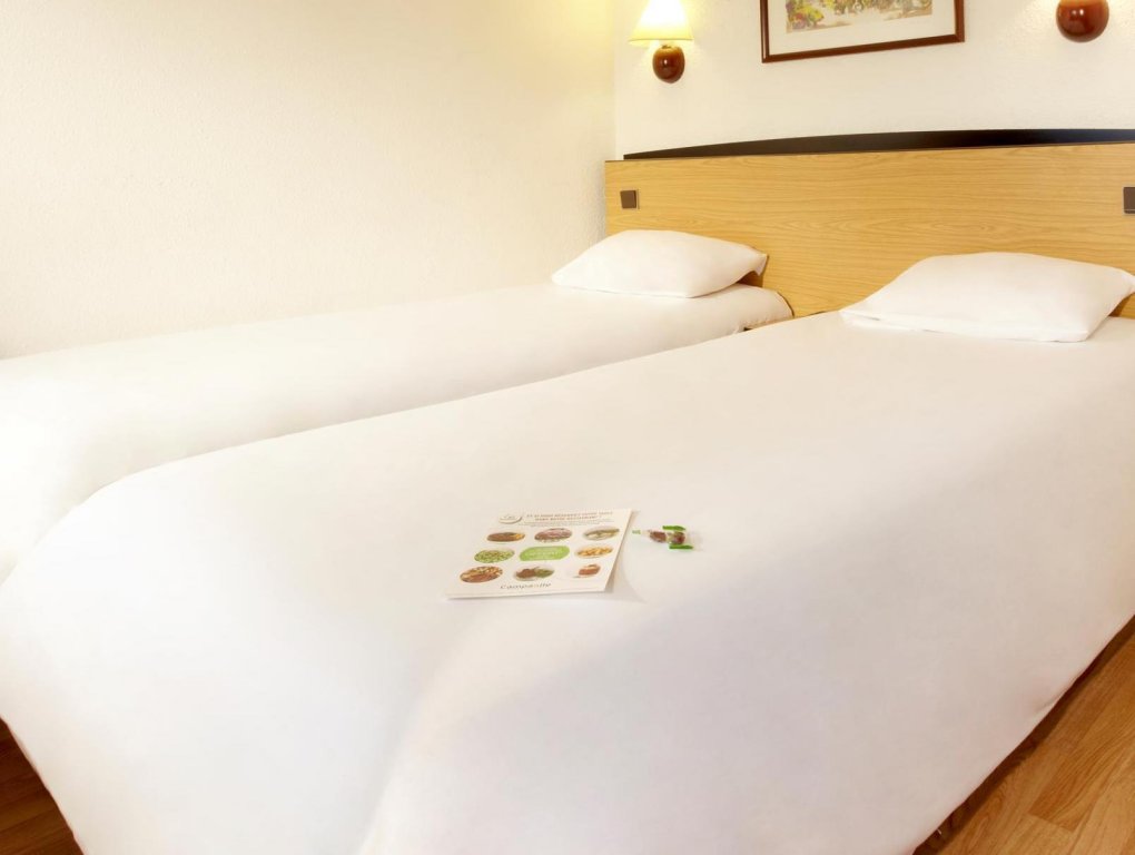 Фото Campanile - Saintes