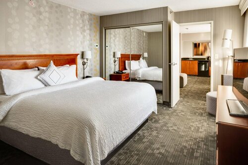 Гостиница Courtyard by Marriott Hartford Cromwell