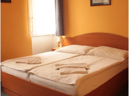 Фото Hotel Attic