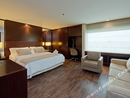 Фото Majestic Palace Hotel