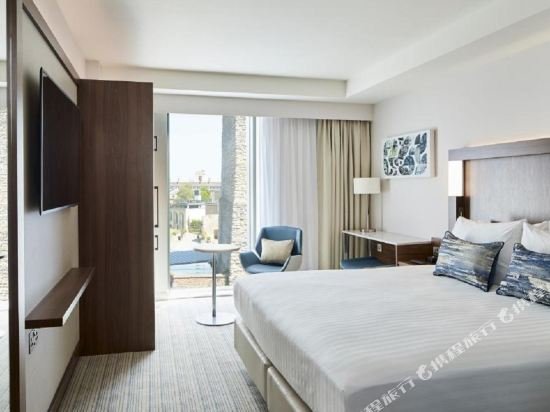 Фото Courtyard by Marriott Oxford City Centre