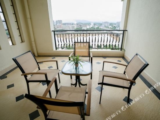 Фото Country Garden Phoenix Hotel Lechang