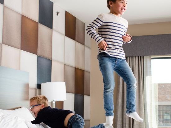 Фото Holiday Inn Express & Suites Oklahoma City Dwtn - Bricktown, an Ihg Hotel