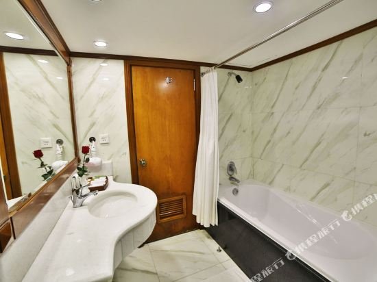 Фото Sunny Hotel 1