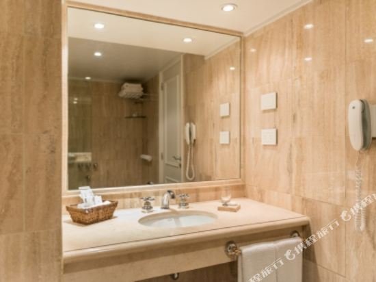 Фото Loi Suites Recoleta Hotel