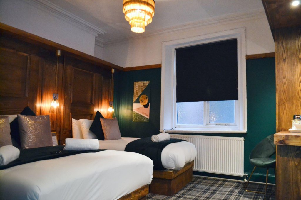 Фото The Mitre Hotel