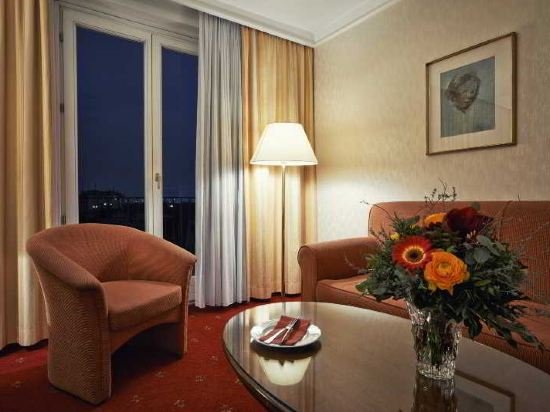 Фото Novum Select Hotel Prinz Eugen Wien