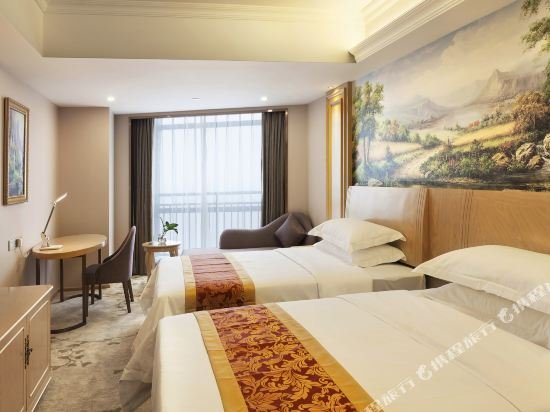 Фото Vienna Chongqing Yuanjiagang Subway Station Branch