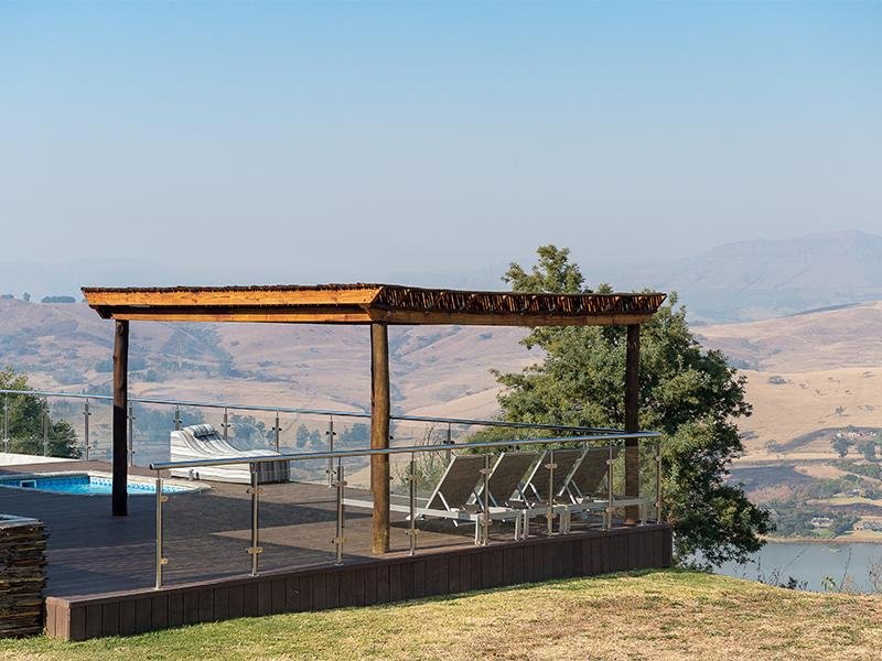 Фото Cayley Mountain Resort