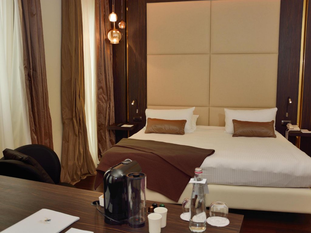 Фото Hotel The Square Milano Duomo