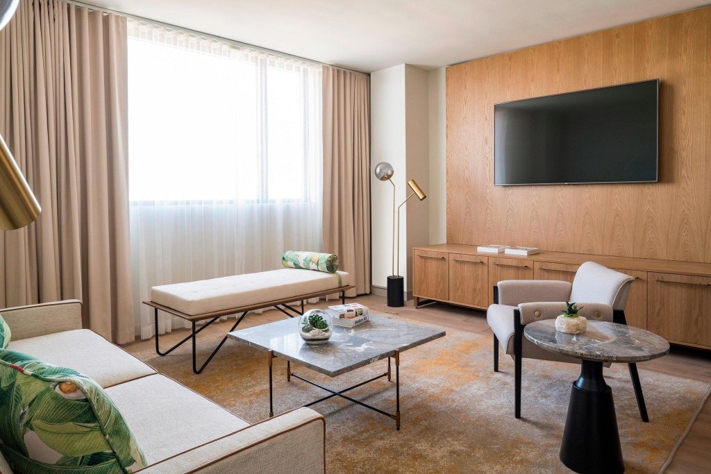 Фото The Dalmar, Fort Lauderdale, a Tribute Portfolio Hotel