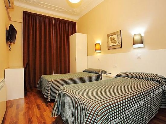 Фото Hostal Lesseps